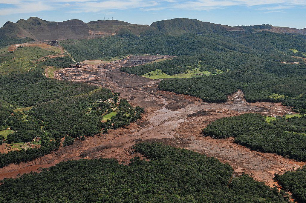 Causas do rompimento de barragem